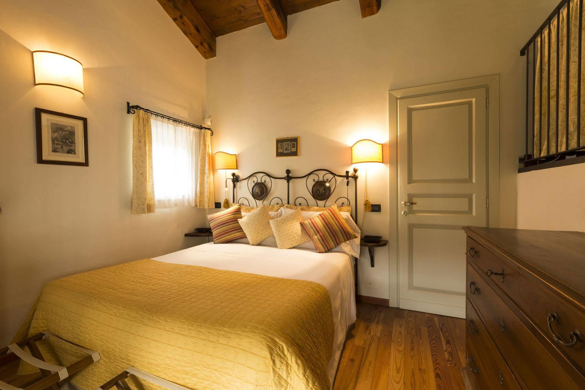 Locanda Del Pilone Alba  Exterior photo